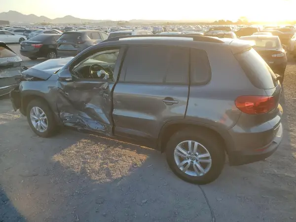 WVGAV7AX3GW585976 2016 VOLKSWAGEN TIGUAN - Image 2