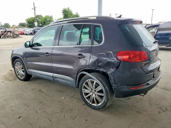 WVGAV7AX3GW588344 2016 VOLKSWAGEN TIGUAN - Image 2