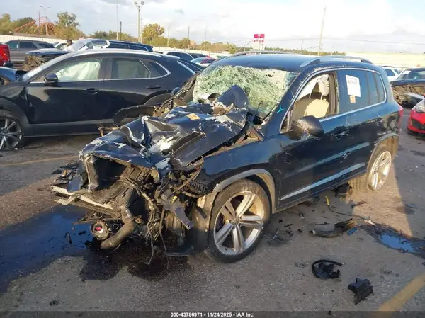 WVGAV7AX3GW614599 2016 VOLKSWAGEN TIGUAN - Image 2