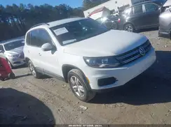 WVGAV7AX3HK000516 2017 VOLKSWAGEN TIGUAN
