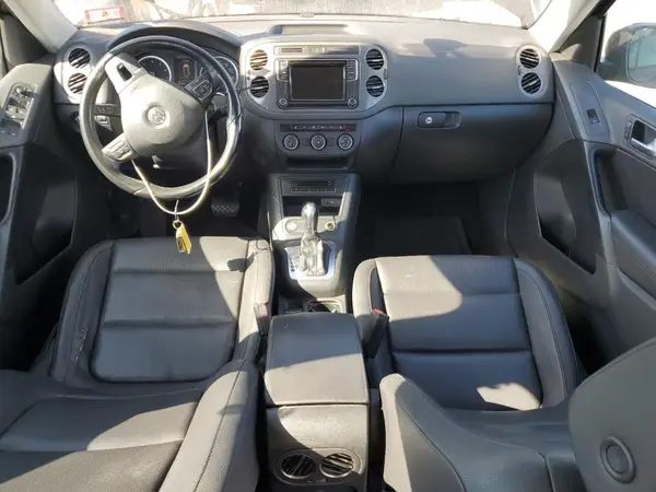 WVGAV7AX3HK002248 2017 VOLKSWAGEN TIGUAN - Image 8