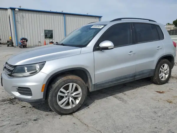 WVGAV7AX3HK002900 2017 VOLKSWAGEN TIGUAN - Image 1