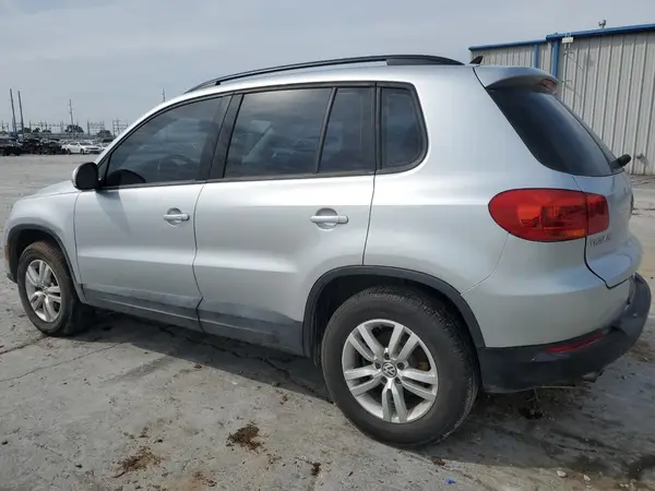 WVGAV7AX3HK002900 2017 VOLKSWAGEN TIGUAN - Image 2
