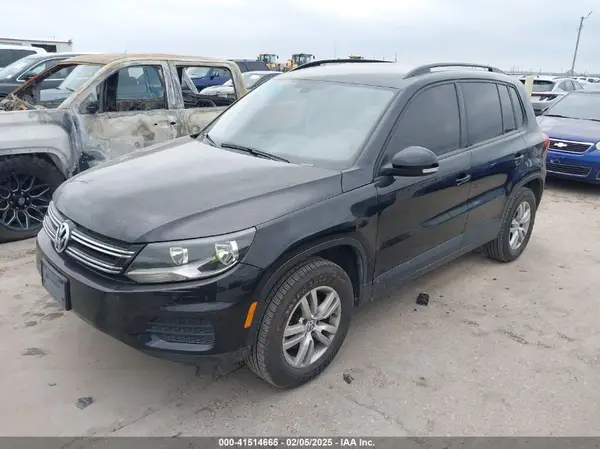 WVGAV7AX3HK004744 2017 VOLKSWAGEN TIGUAN - Image 2
