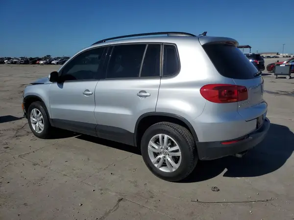 WVGAV7AX3HK008793 2017 VOLKSWAGEN TIGUAN - Image 2