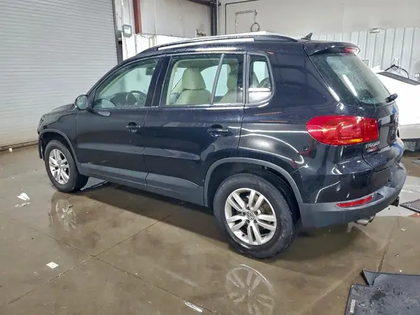 WVGAV7AX3HK011547 2017 VOLKSWAGEN TIGUAN - Image 2