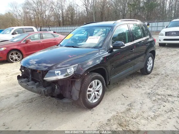 WVGAV7AX3HK016330 2017 VOLKSWAGEN TIGUAN - Image 2