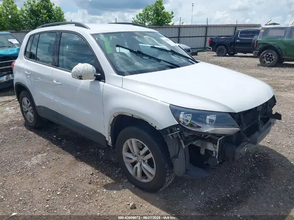 WVGAV7AX3HK018868 2017 VOLKSWAGEN TIGUAN - Image 1