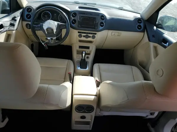 WVGAV7AX3HK020524 2017 VOLKSWAGEN TIGUAN - Image 8