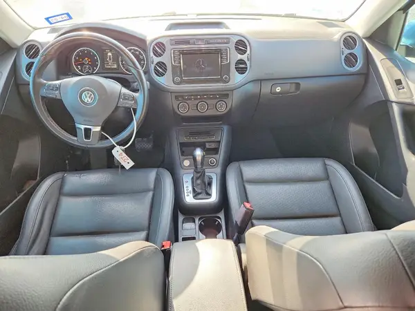 WVGAV7AX3HK020913 2017 VOLKSWAGEN TIGUAN - Image 8