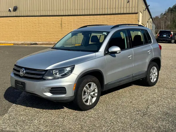 WVGAV7AX3HK021303 2017 VOLKSWAGEN TIGUAN - Image 2
