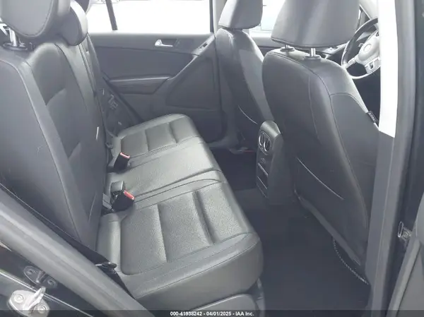 WVGAV7AX3HK022628 2017 VOLKSWAGEN TIGUAN - Image 8