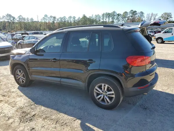 WVGAV7AX3HK032883 2017 VOLKSWAGEN TIGUAN - Image 2