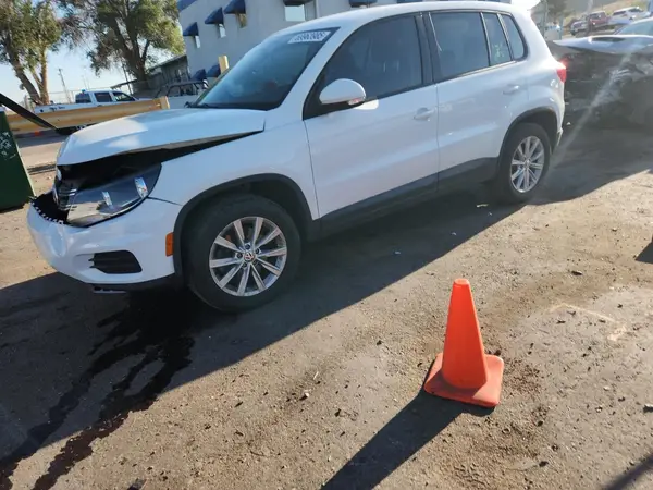 WVGAV7AX3HK043656 2017 VOLKSWAGEN TIGUAN - Image 1