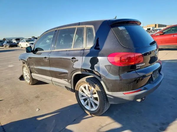 WVGAV7AX3HK044953 2017 VOLKSWAGEN TIGUAN - Image 2