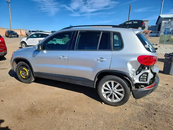WVGAV7AX3HK047500 2017 VOLKSWAGEN TIGUAN - Image 2