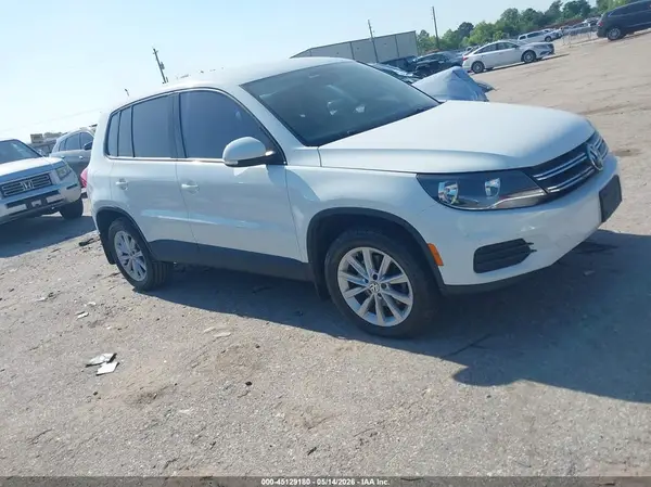 WVGAV7AX3HK047531 2017 VOLKSWAGEN TIGUAN - Image 1