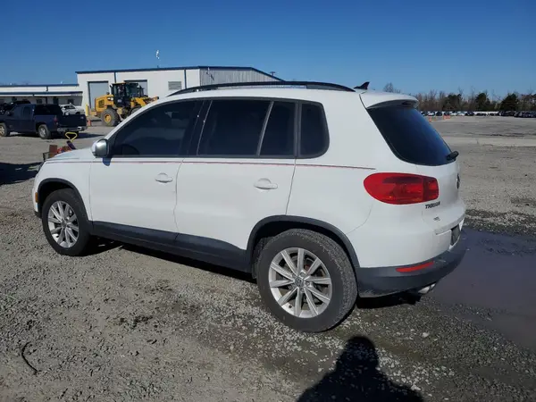 WVGAV7AX3HK053121 2017 VOLKSWAGEN TIGUAN - Image 2