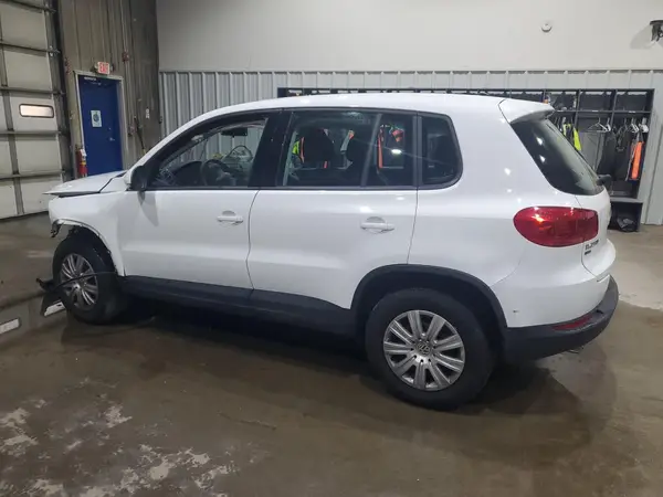 WVGAV7AX3HK053393 2017 VOLKSWAGEN TIGUAN - Image 2