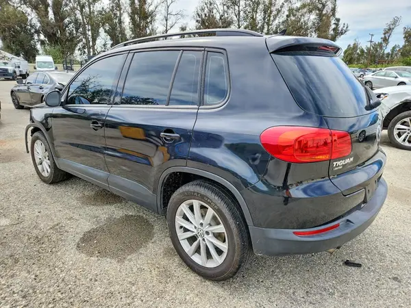 WVGAV7AX3HK053989 2017 VOLKSWAGEN TIGUAN - Image 2