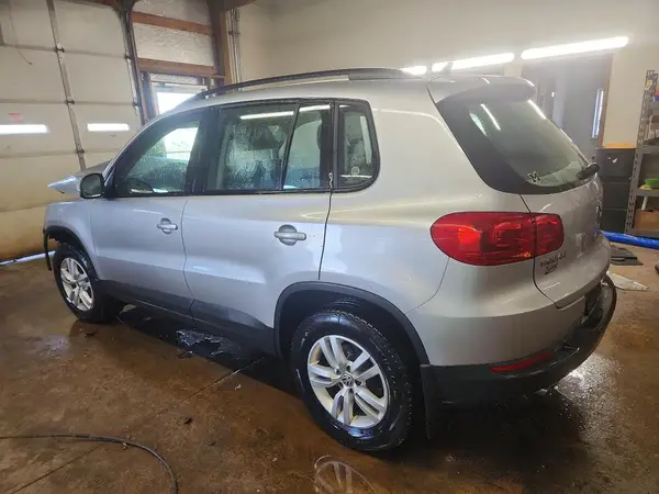 WVGAV7AX3HW512320 2017 VOLKSWAGEN TIGUAN - Image 2