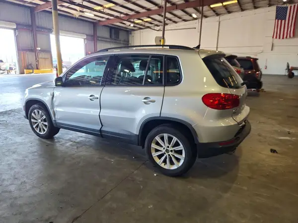 WVGAV7AX3JK001395 2018 VOLKSWAGEN TIGUAN - Image 2