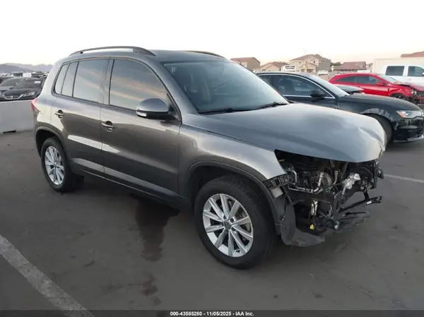 WVGAV7AX3JK005057 2018 VOLKSWAGEN TIGUAN - Image 1