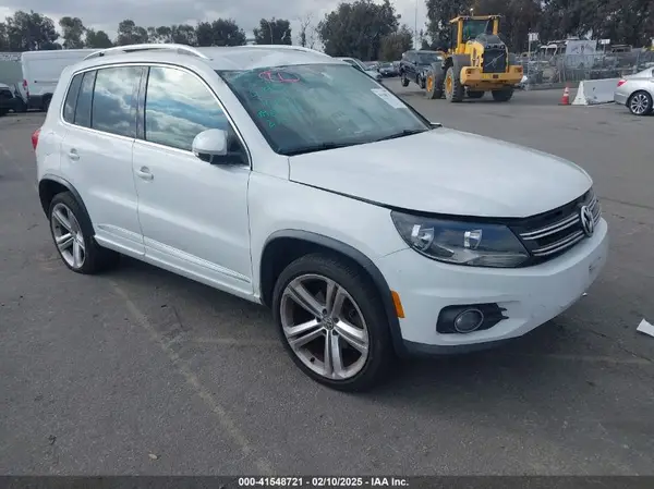 WVGAV7AX4GW017848 2016 VOLKSWAGEN TIGUAN - Image 1