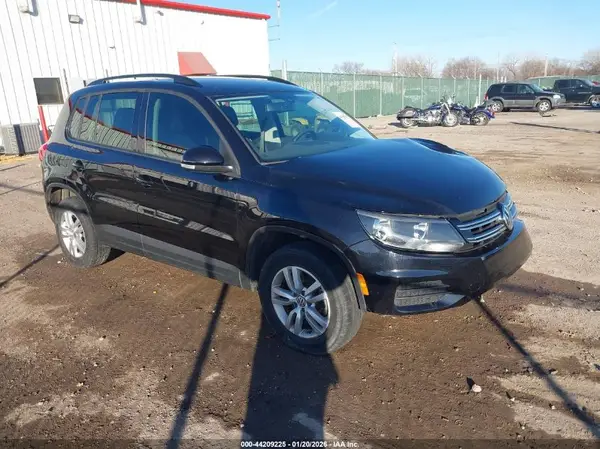 WVGAV7AX4GW542778 2016 VOLKSWAGEN TIGUAN - Image 1