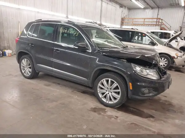 WVGAV7AX4GW552677 2016 VOLKSWAGEN TIGUAN - Image 1