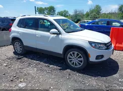 WVGAV7AX4GW582181 2016 VOLKSWAGEN TIGUAN