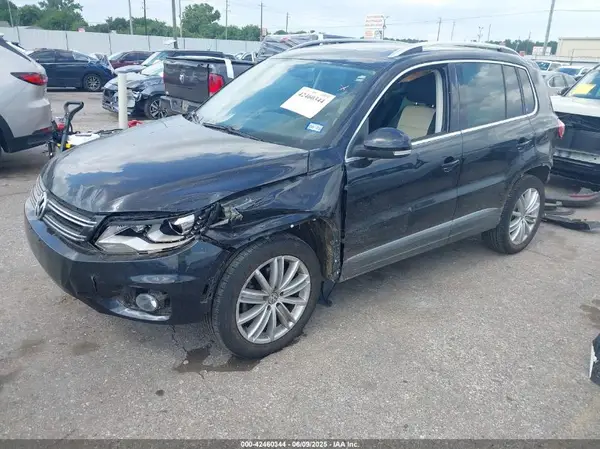 WVGAV7AX4GW602817 2016 VOLKSWAGEN TIGUAN - Image 2