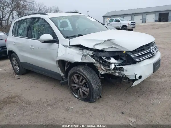 WVGAV7AX4HK011010 2017 VOLKSWAGEN TIGUAN - Image 1