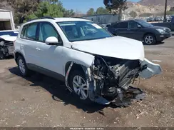 WVGAV7AX4HK023738 2017 VOLKSWAGEN TIGUAN
