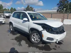 WVGAV7AX4HK031144 2017 VOLKSWAGEN TIGUAN