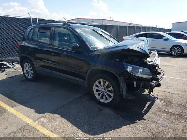 WVGAV7AX4HK042709 2017 VOLKSWAGEN TIGUAN - Image 1