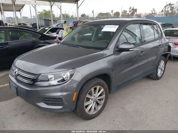 WVGAV7AX4HK044363 2017 VOLKSWAGEN TIGUAN - Image 2