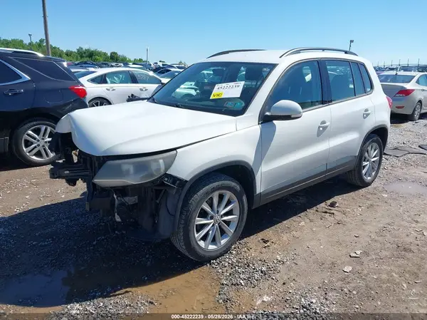 WVGAV7AX4HK044962 2017 VOLKSWAGEN TIGUAN - Image 2