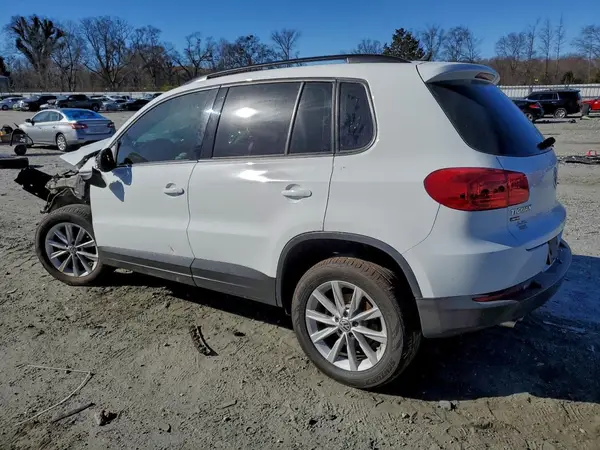 WVGAV7AX4HK052284 2017 VOLKSWAGEN TIGUAN - Image 2