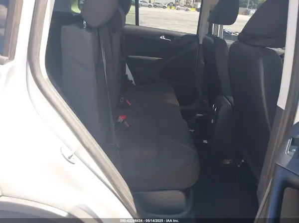 WVGAV7AX4JK001874 2018 VOLKSWAGEN TIGUAN - Image 8