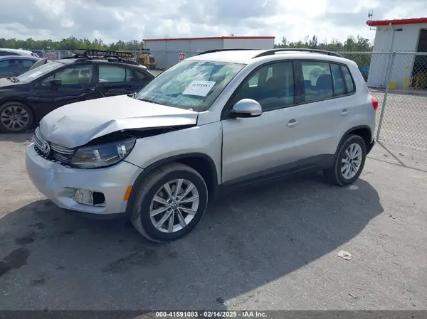 WVGAV7AX4JK002555 2018 VOLKSWAGEN TIGUAN - Image 2