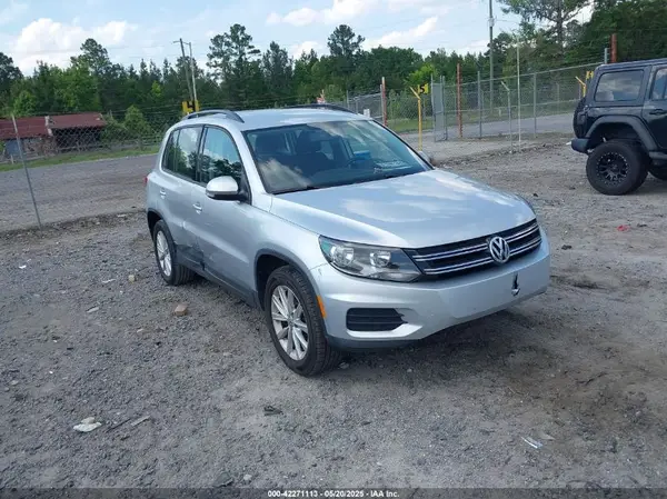 WVGAV7AX4JK003057 2018 VOLKSWAGEN TIGUAN - Image 1