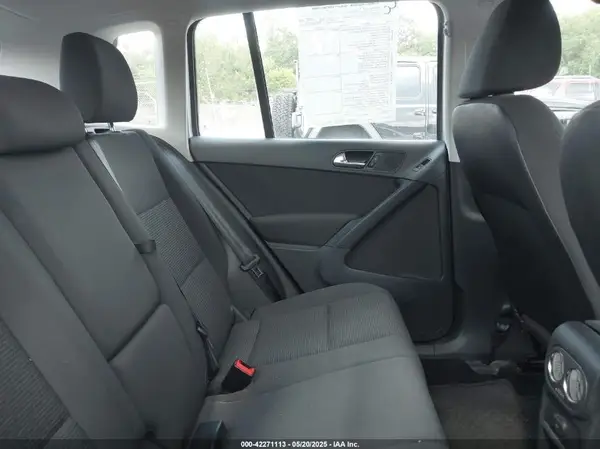 WVGAV7AX4JK003057 2018 VOLKSWAGEN TIGUAN - Image 8