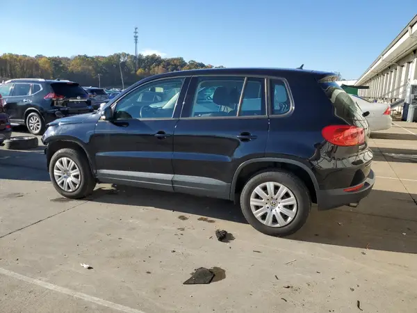 WVGAV7AX4JK003821 2018 VOLKSWAGEN TIGUAN - Image 2