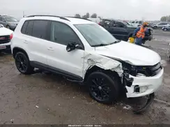 WVGAV7AX4JK004581 2018 VOLKSWAGEN TIGUAN