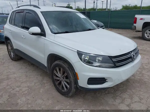 WVGAV7AX4JK004631 2018 VOLKSWAGEN TIGUAN - Image 1