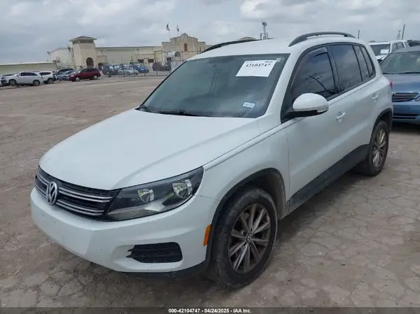 WVGAV7AX4JK004631 2018 VOLKSWAGEN TIGUAN - Image 2
