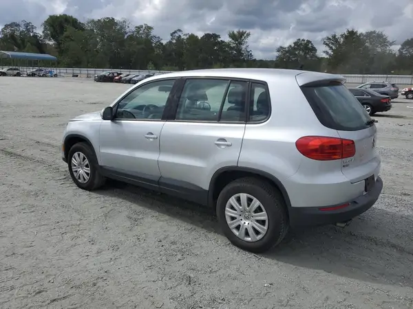 WVGAV7AX4JK006024 2018 VOLKSWAGEN TIGUAN - Image 2
