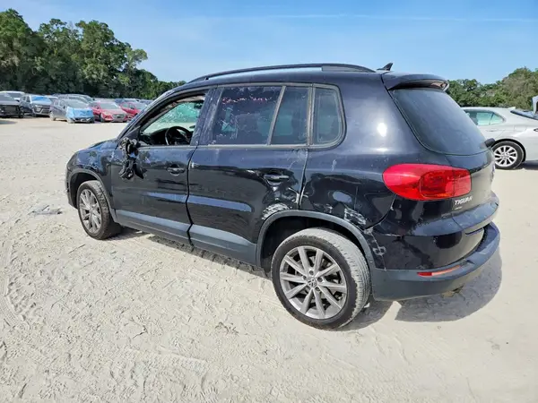WVGAV7AX4JK006072 2018 VOLKSWAGEN TIGUAN - Image 2