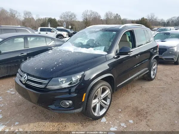 WVGAV7AX5GW035761 2016 VOLKSWAGEN TIGUAN - Image 2